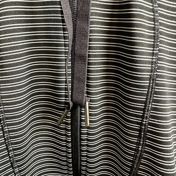 EUC 90 Degrees by Reflex Black White Micro Stripe Athletic Yoga Zip Jacket - SM - Picture 8 of 9